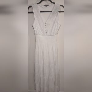 Chic White Knit Sleeveless Dress